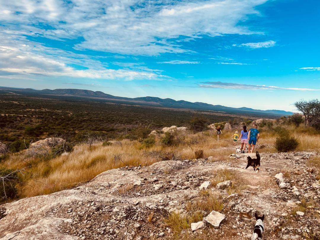 Sasa Safari Camp & Tours Βίλα Outjo Εξωτερικό φωτογραφία